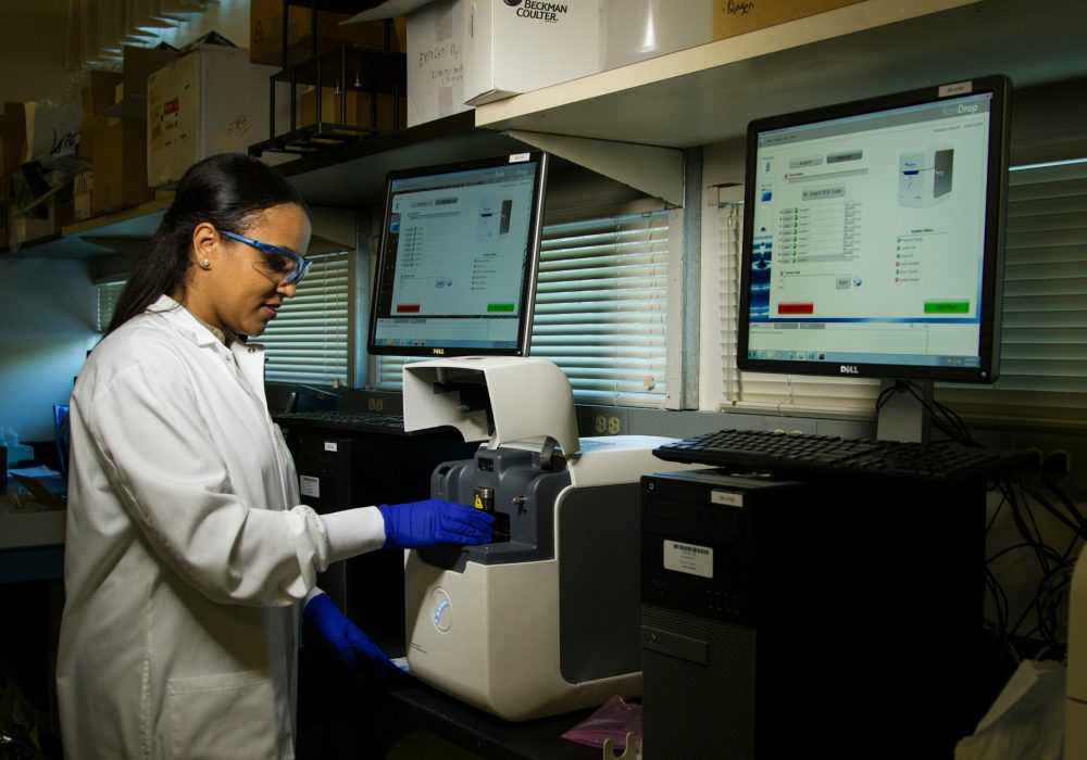 national-cancer-institute-82BHTkmkDfU-unsplash